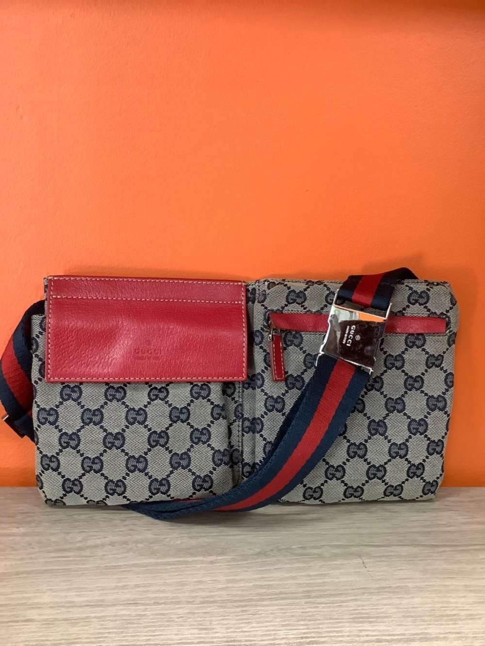 Gucci Signature Monogrammed Double Pocket Belt Bag - Picture 5 of 13